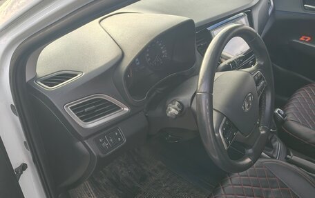 Hyundai Solaris II рестайлинг, 2019 год, 1 450 000 рублей, 7 фотография