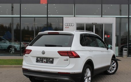Volkswagen Tiguan II, 2017 год, 2 390 000 рублей, 4 фотография