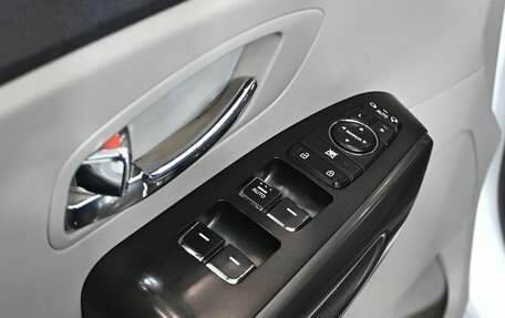 KIA Carnival III, 2019 год, 3 150 000 рублей, 16 фотография