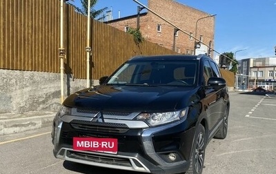 Mitsubishi Outlander III рестайлинг 3, 2019 год, 1 990 000 рублей, 1 фотография