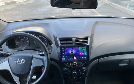 Hyundai Solaris II рестайлинг, 2015 год, 860 000 рублей, 10 фотография