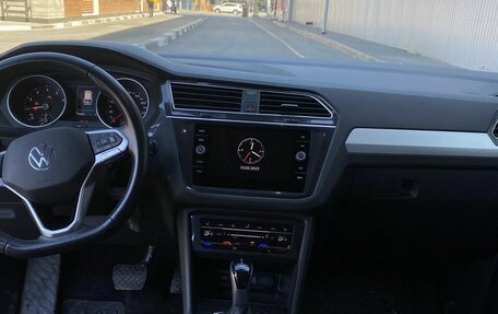 Volkswagen Tiguan II, 2021 год, 2 700 000 рублей, 11 фотография