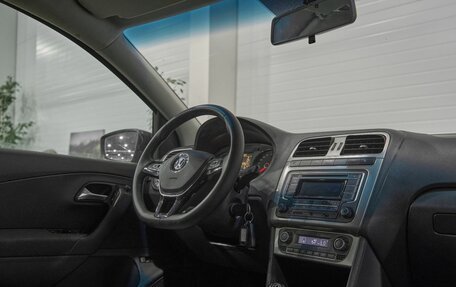 Volkswagen Polo VI (EU Market), 2017 год, 1 235 000 рублей, 21 фотография