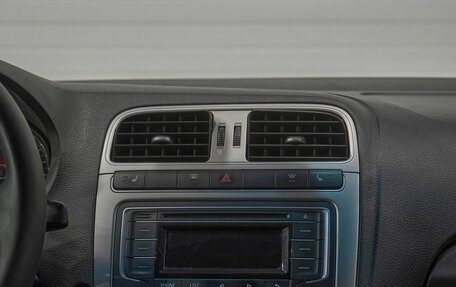 Volkswagen Polo VI (EU Market), 2017 год, 1 235 000 рублей, 24 фотография