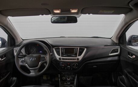 Hyundai Solaris II рестайлинг, 2021 год, 1 375 000 рублей, 21 фотография