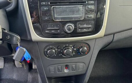 Renault Logan II, 2020 год, 1 380 000 рублей, 11 фотография