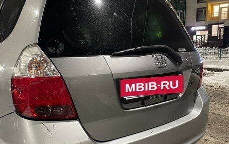 Honda Fit III, 2002 год, 215 000 рублей, 2 фотография