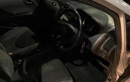 Honda Fit III, 2002 год, 215 000 рублей, 12 фотография