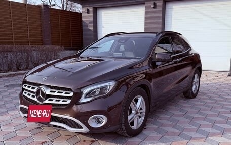 Mercedes-Benz GLA, 2018 год, 1 940 000 рублей, 3 фотография