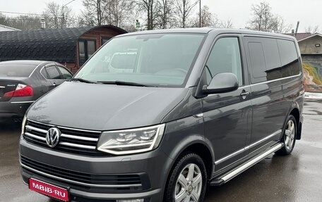 Volkswagen Multivan T6 рестайлинг, 2018 год, 3 800 000 рублей, 1 фотография