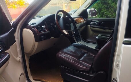 Cadillac Escalade III, 2008 год, 1 800 000 рублей, 9 фотография
