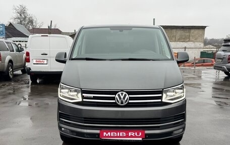 Volkswagen Multivan T6 рестайлинг, 2018 год, 3 800 000 рублей, 2 фотография