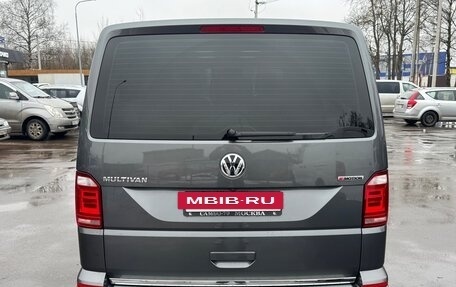 Volkswagen Multivan T6 рестайлинг, 2018 год, 3 800 000 рублей, 6 фотография