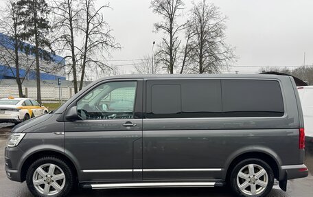 Volkswagen Multivan T6 рестайлинг, 2018 год, 3 800 000 рублей, 8 фотография