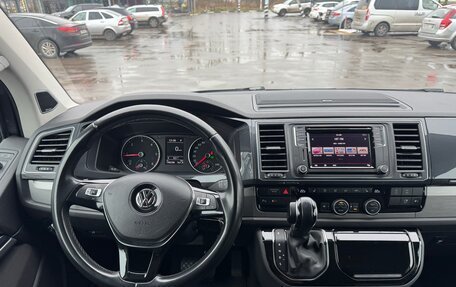 Volkswagen Multivan T6 рестайлинг, 2018 год, 3 800 000 рублей, 18 фотография