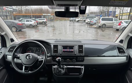 Volkswagen Multivan T6 рестайлинг, 2018 год, 3 800 000 рублей, 17 фотография