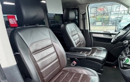 Volkswagen Multivan T6 рестайлинг, 2018 год, 3 800 000 рублей, 12 фотография