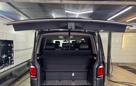 Volkswagen Multivan T6 рестайлинг, 2018 год, 3 800 000 рублей, 22 фотография