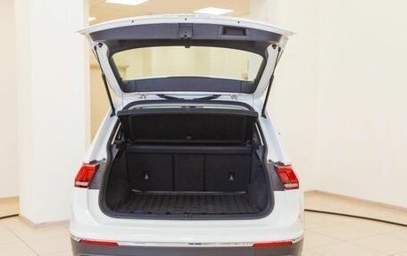 Volkswagen Tiguan II, 2021 год, 3 061 000 рублей, 8 фотография