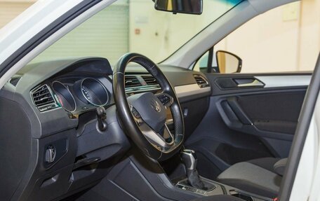 Volkswagen Tiguan II, 2021 год, 3 061 000 рублей, 14 фотография