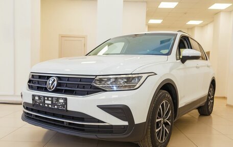 Volkswagen Tiguan II, 2021 год, 3 061 000 рублей, 7 фотография