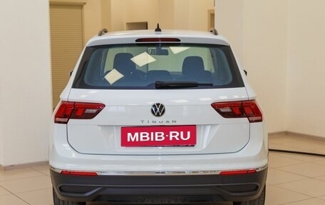 Volkswagen Tiguan II, 2021 год, 3 061 000 рублей, 5 фотография