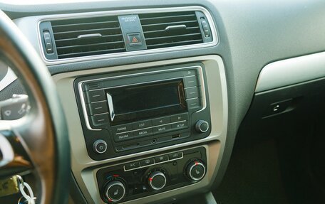 Volkswagen Jetta VI, 2018 год, 1 800 000 рублей, 13 фотография