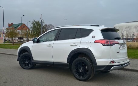 Toyota RAV4, 2018 год, 2 950 000 рублей, 12 фотография