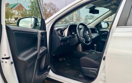 Toyota RAV4, 2018 год, 2 950 000 рублей, 21 фотография