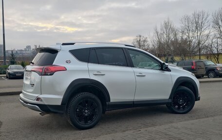 Toyota RAV4, 2018 год, 2 950 000 рублей, 11 фотография