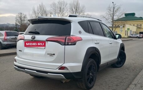 Toyota RAV4, 2018 год, 2 950 000 рублей, 14 фотография