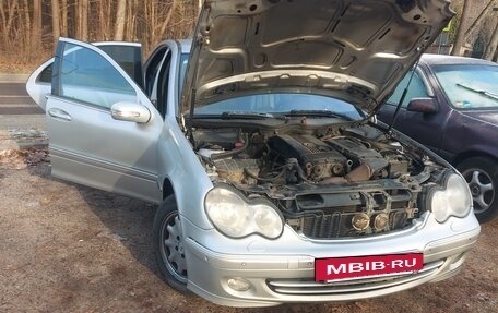 Mercedes-Benz C-Класс, 2006 год, 650 000 рублей, 2 фотография