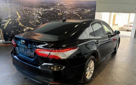 Toyota Camry, 2018 год, 2 800 000 рублей, 4 фотография