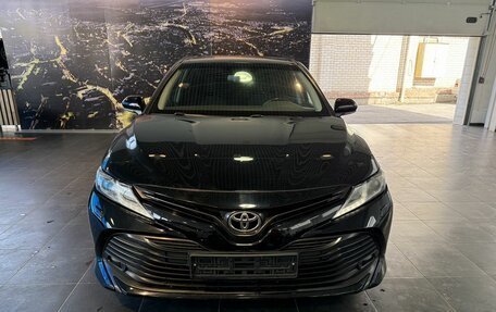 Toyota Camry, 2018 год, 2 800 000 рублей, 2 фотография