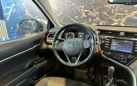 Toyota Camry, 2018 год, 2 800 000 рублей, 8 фотография