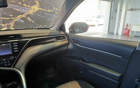 Toyota Camry, 2018 год, 2 800 000 рублей, 11 фотография