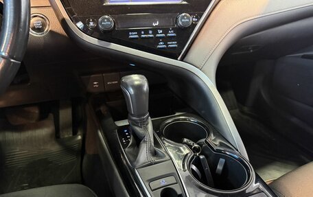 Toyota Camry, 2018 год, 2 800 000 рублей, 12 фотография