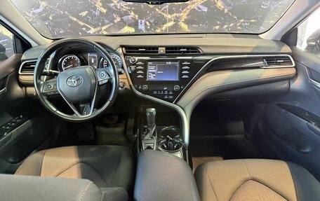Toyota Camry, 2018 год, 2 800 000 рублей, 9 фотография