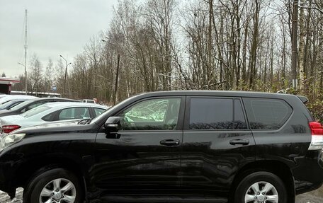 Toyota Land Cruiser Prado 150 рестайлинг 2, 2011 год, 2 500 000 рублей, 6 фотография