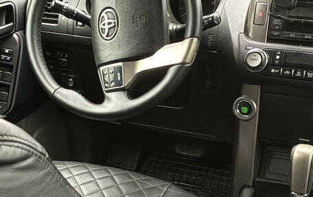 Toyota Land Cruiser Prado 150 рестайлинг 2, 2011 год, 2 500 000 рублей, 9 фотография