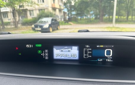 Toyota Prius IV XW50, 2017 год, 1 400 000 рублей, 7 фотография