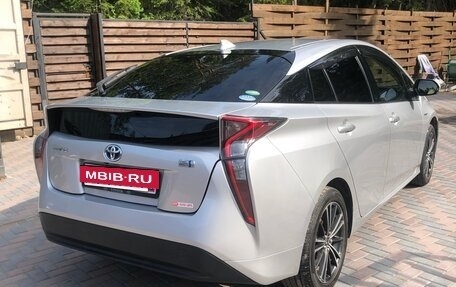 Toyota Prius IV XW50, 2017 год, 1 400 000 рублей, 4 фотография