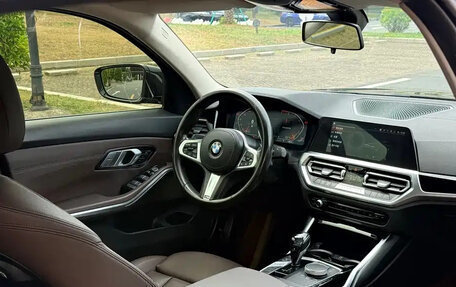 BMW 3 серия, 2022 год, 2 800 000 рублей, 10 фотография