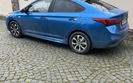 Hyundai Solaris II рестайлинг, 2018 год, 900 000 рублей, 3 фотография