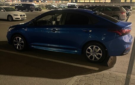 Hyundai Solaris II рестайлинг, 2018 год, 900 000 рублей, 5 фотография