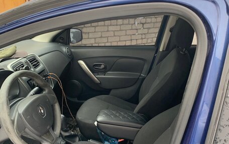 Renault Logan II, 2017 год, 540 000 рублей, 6 фотография