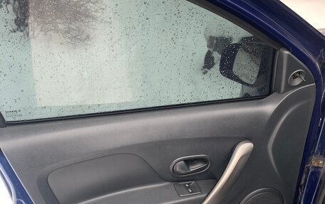 Renault Logan II, 2017 год, 540 000 рублей, 7 фотография