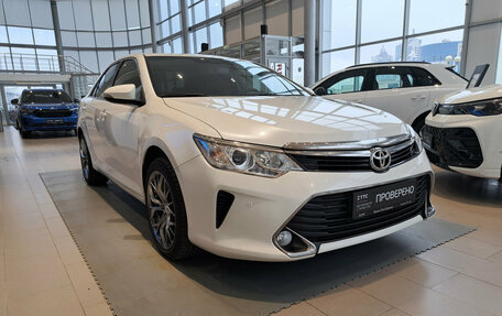 Toyota Camry, 2016 год, 1 819 000 рублей, 3 фотография