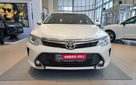 Toyota Camry, 2016 год, 1 819 000 рублей, 2 фотография