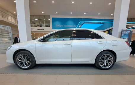 Toyota Camry, 2016 год, 1 819 000 рублей, 10 фотография